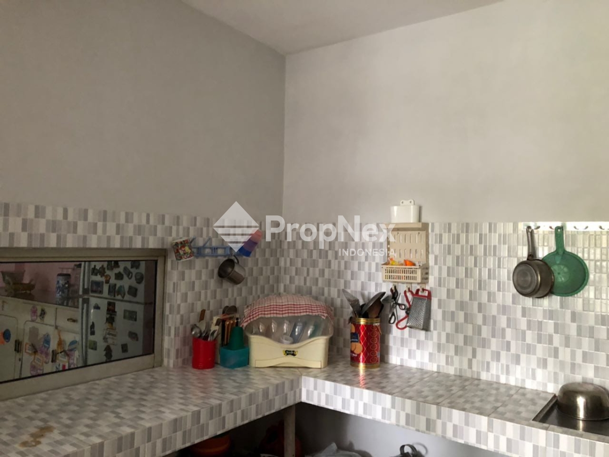 DARMO BARU BARAT,  Rumah Kost bangunan lama, dengan hunian 90% full — foto 3